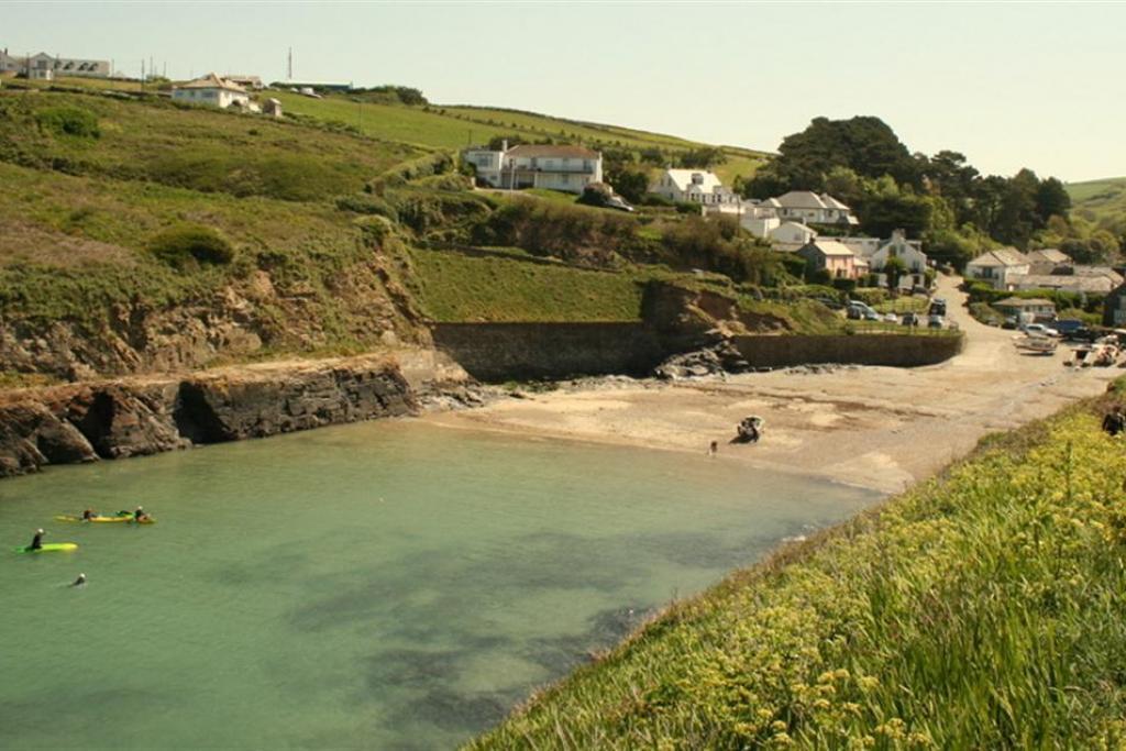 Courtyard - Green Door Cottages Port Isaac Exterior photo